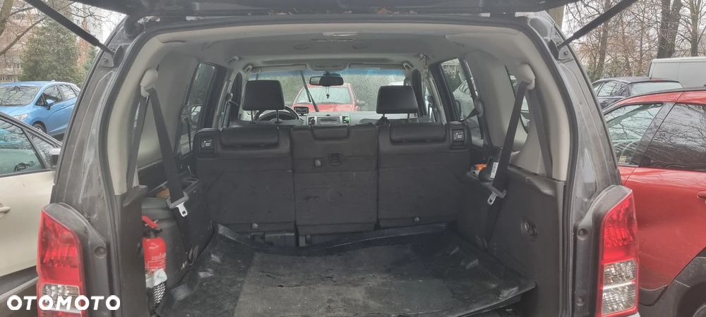 Nissan Pathfinder 2.5 D LE - 8