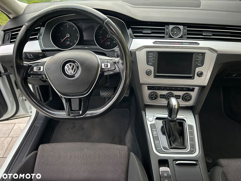 Volkswagen Passat 2.0 TDI (BlueMotion Technology) DSG Highline - 19