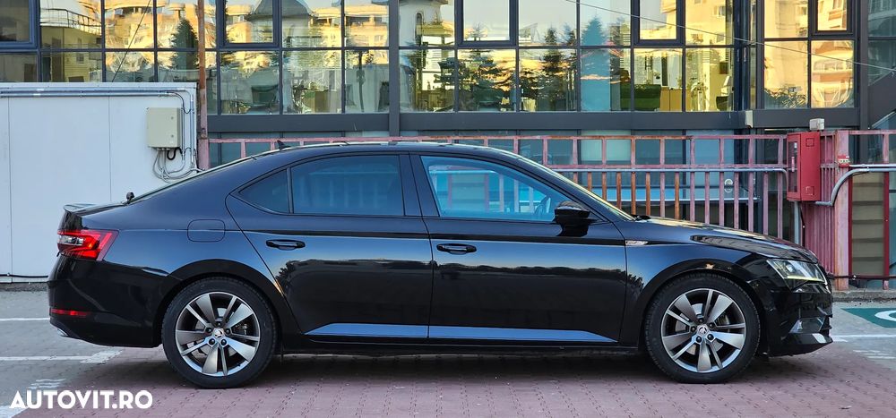 Skoda Superb 2.0 TDI DSG Sportline - 22