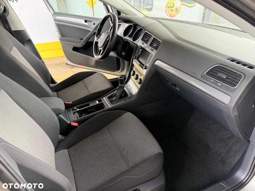 Volkswagen Golf 1.2 TSI BMT Trendline - 26