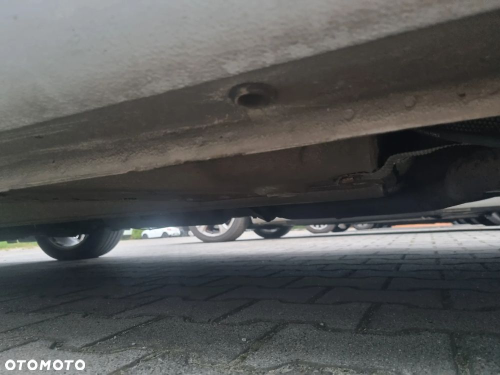 Ford Mondeo 2.0 TDCi Ambiente - 9