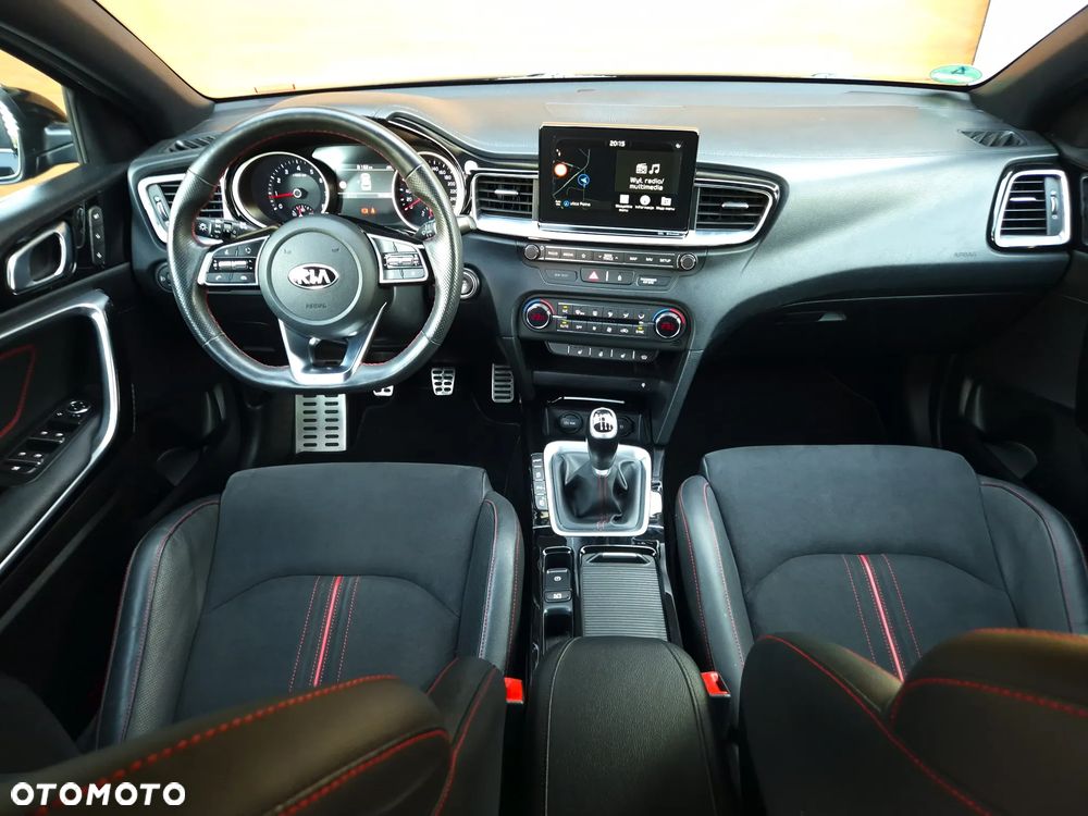 Kia Ceed 1.6 T-GDI GT - 6