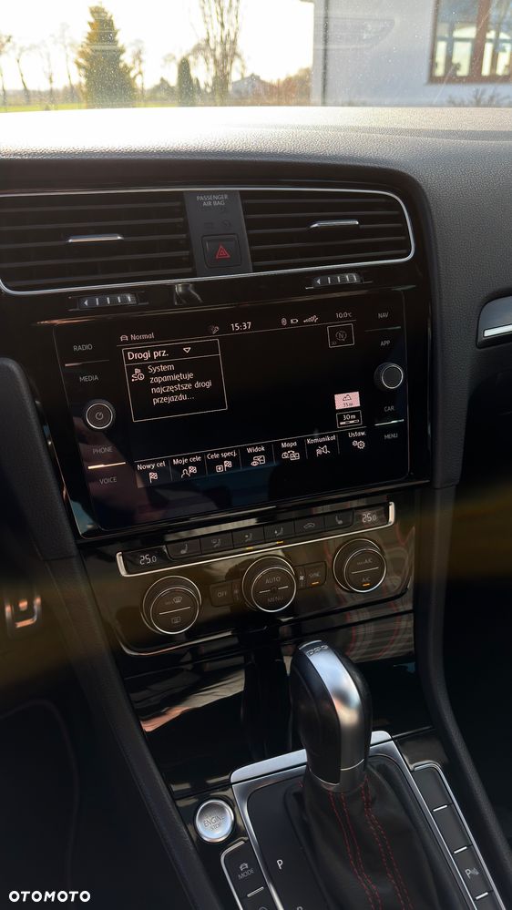 Volkswagen Golf - 21