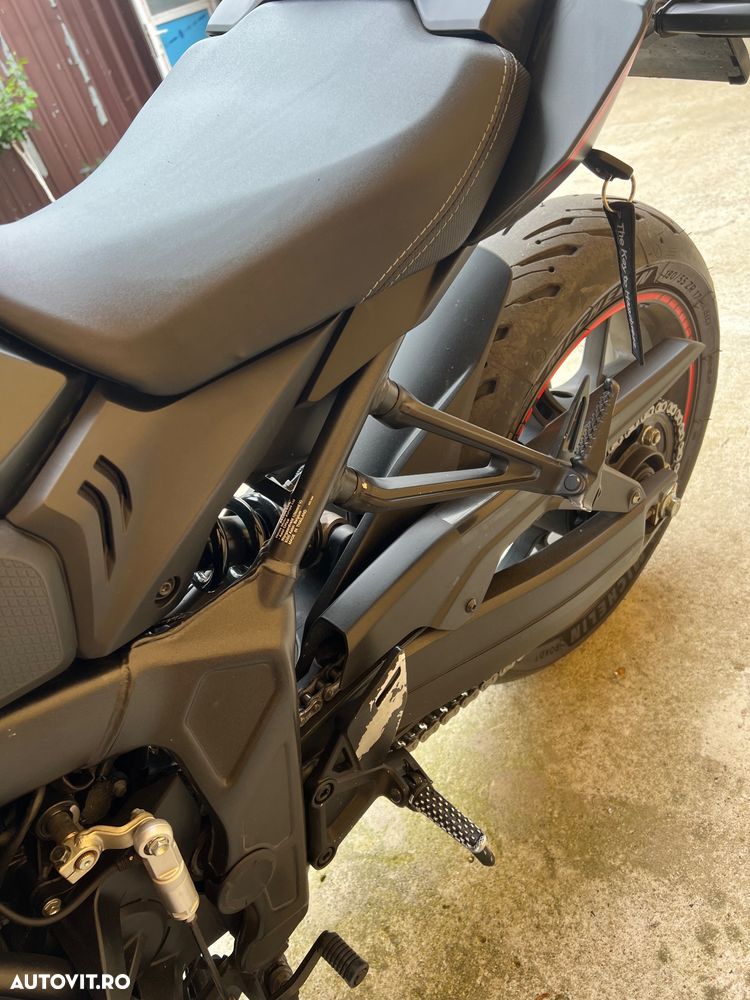 Honda CBR 650R - 8
