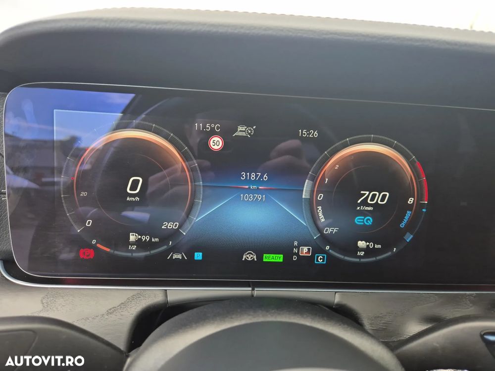 Mercedes-Benz E 300 - 12