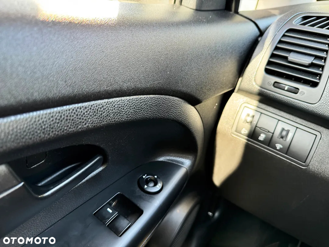 Kia Venga 1.4 CVVT Business Line - 23