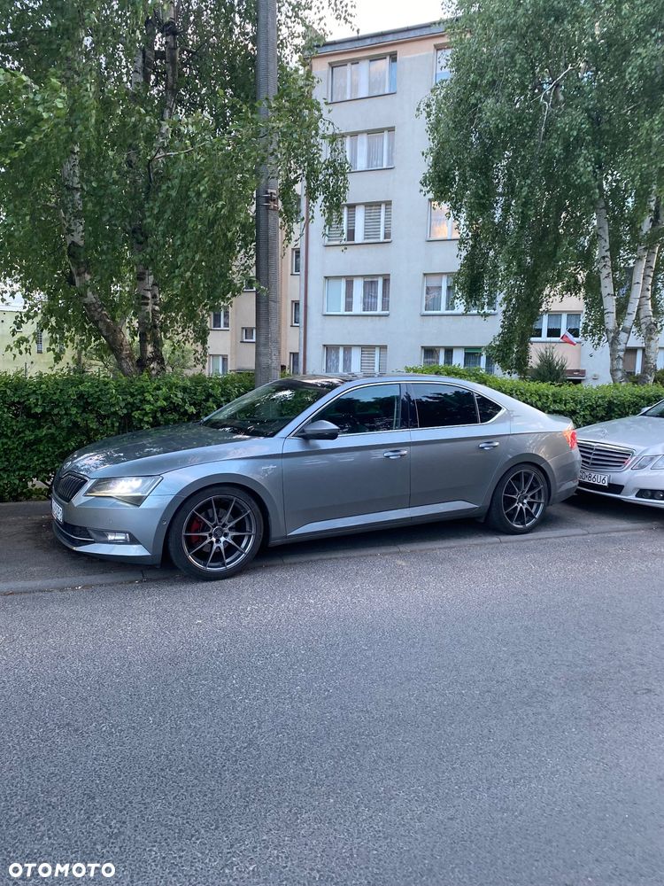 Skoda Superb 2.0 TDI 4x4 L&K DSG - 11