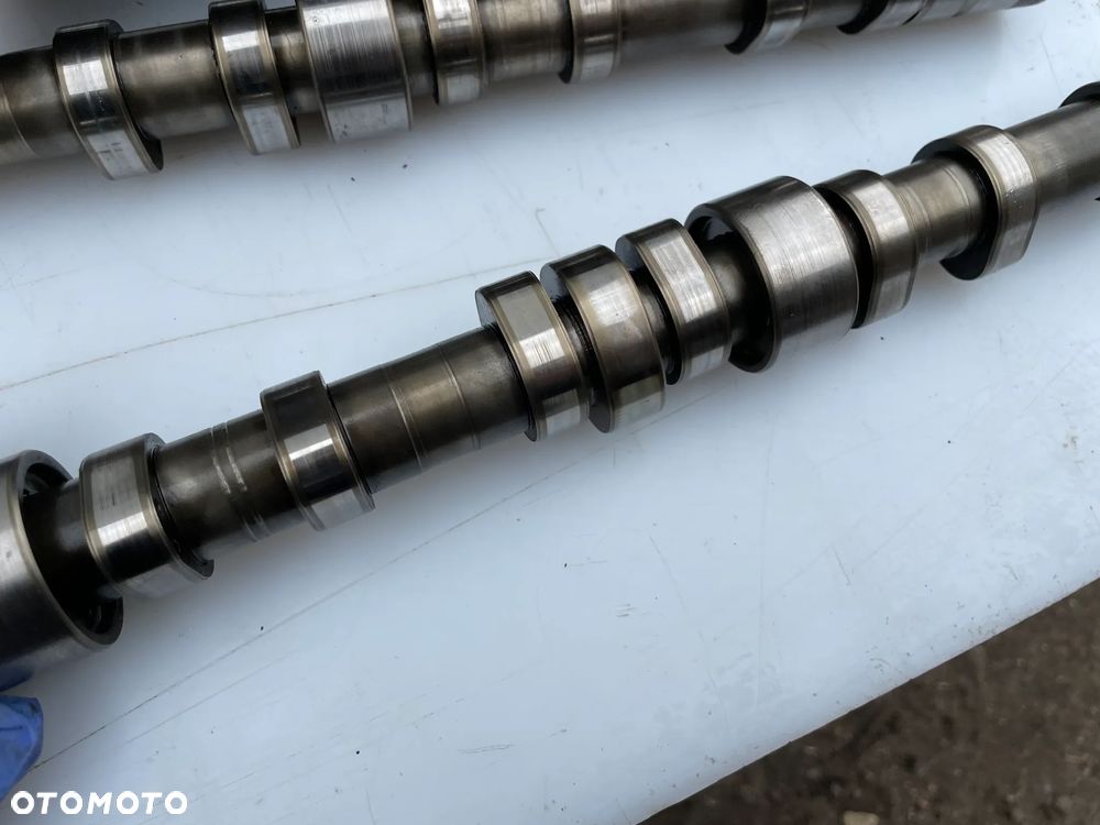 Pokrywa zaworów wałki rozrządu vw Golf V 03C103475 03CAS 03CAH - 16