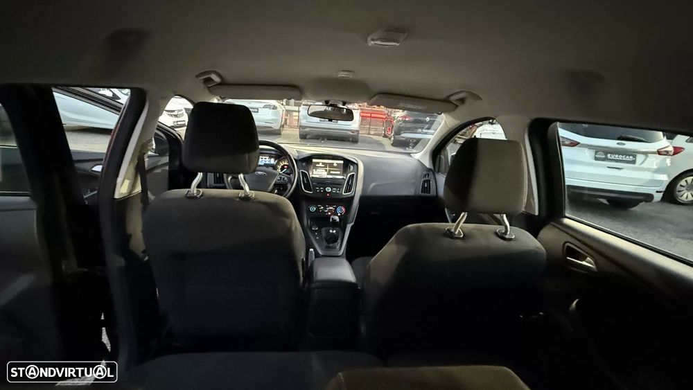 Ford Focus SW 1.5 TDCi Titanium ECOnetic - 37