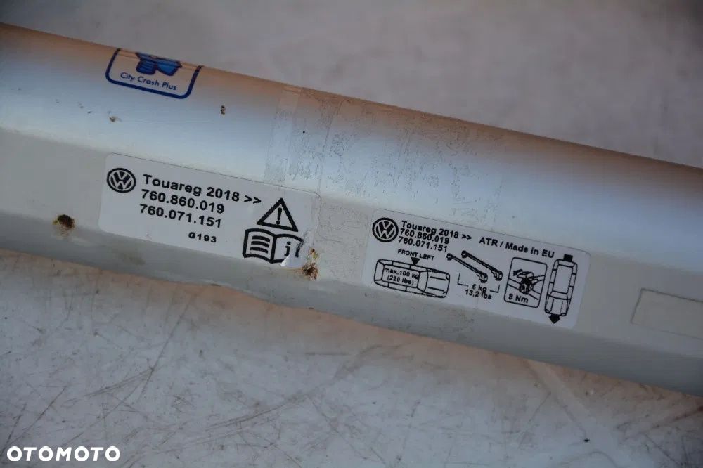 VW Touareg 2018 - bagażnik dachowy oryginał VW Alu klucz - 5