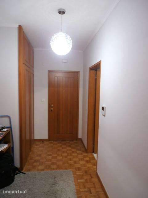 Apartamento T2 Renovado - Grande imagem: 3/5