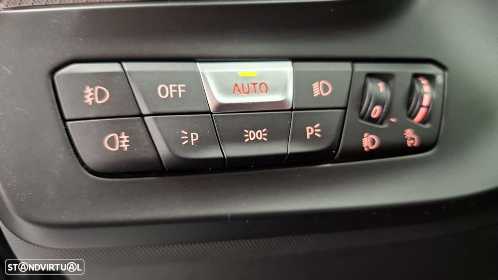 BMW 116 d Pack Desportivo M Auto - 27