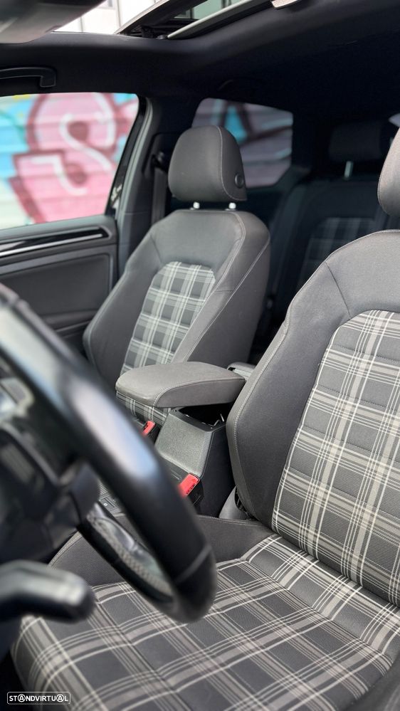 VW Golf 2.0 TDi GTD DSG - 5