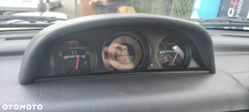 Mitsubishi Pajero - 9