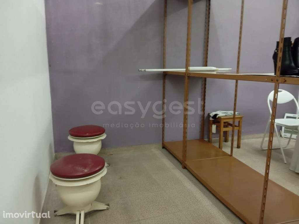 Loja de Rés do Chão e Cave no Centro da Cidade de Beja - Grande imagem: 2/13