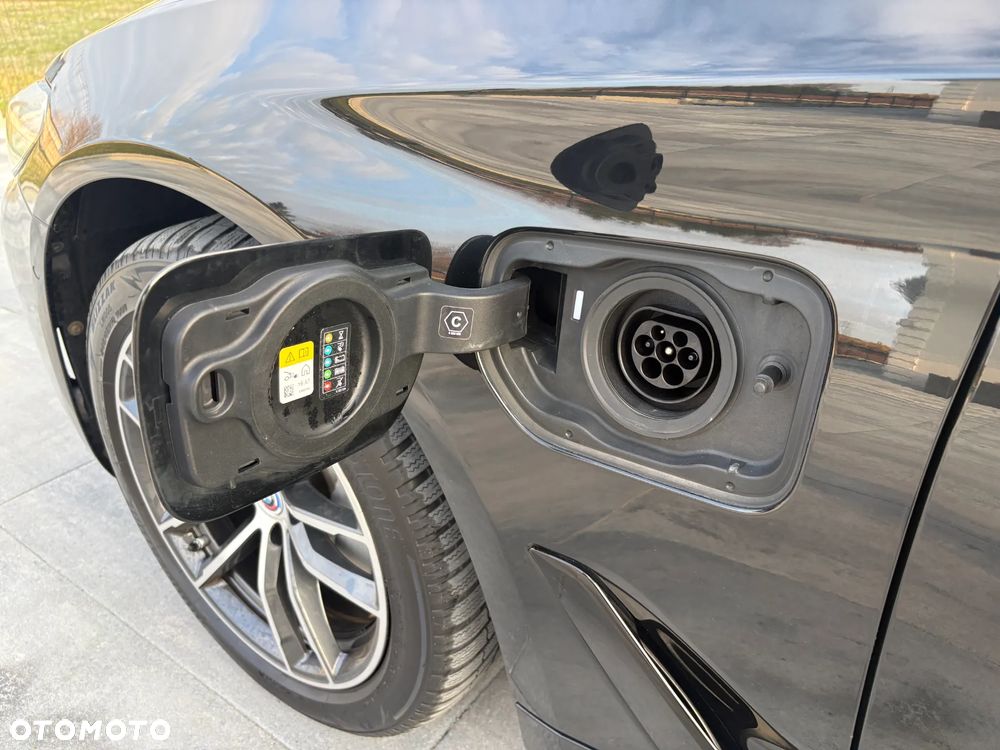 BMW Seria 5 530e xDrive - 19