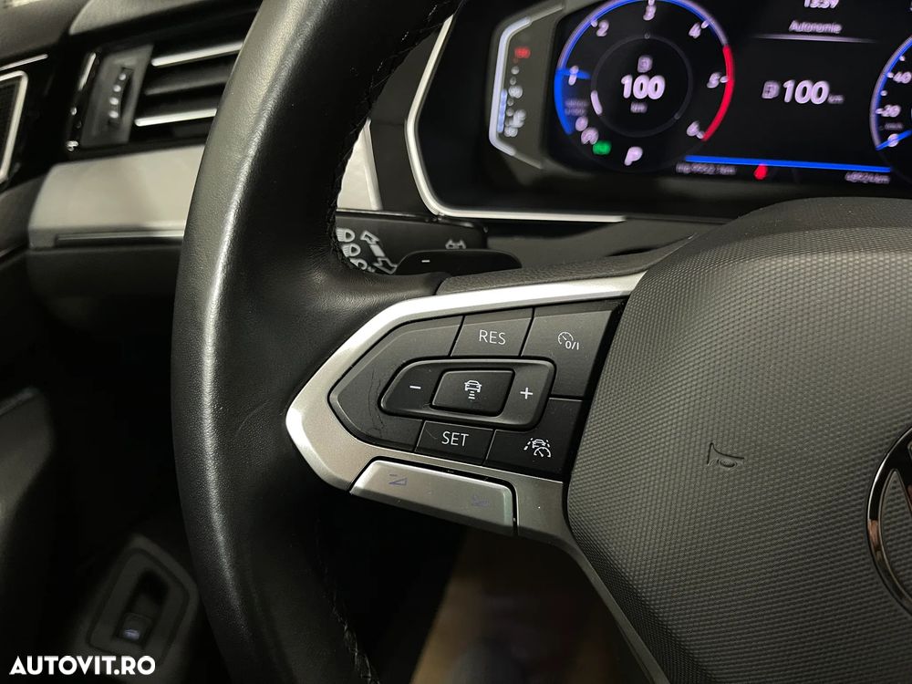 Volkswagen Passat 2.0 TDI DSG Comfortline - 24