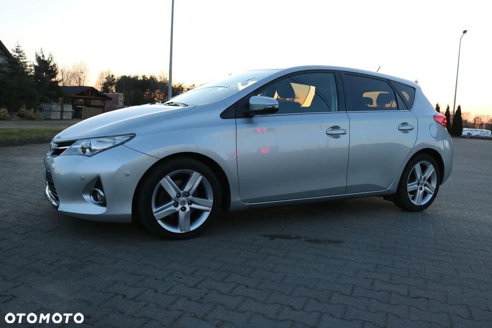 Toyota Auris 2.0 D-4D Prestige - 4
