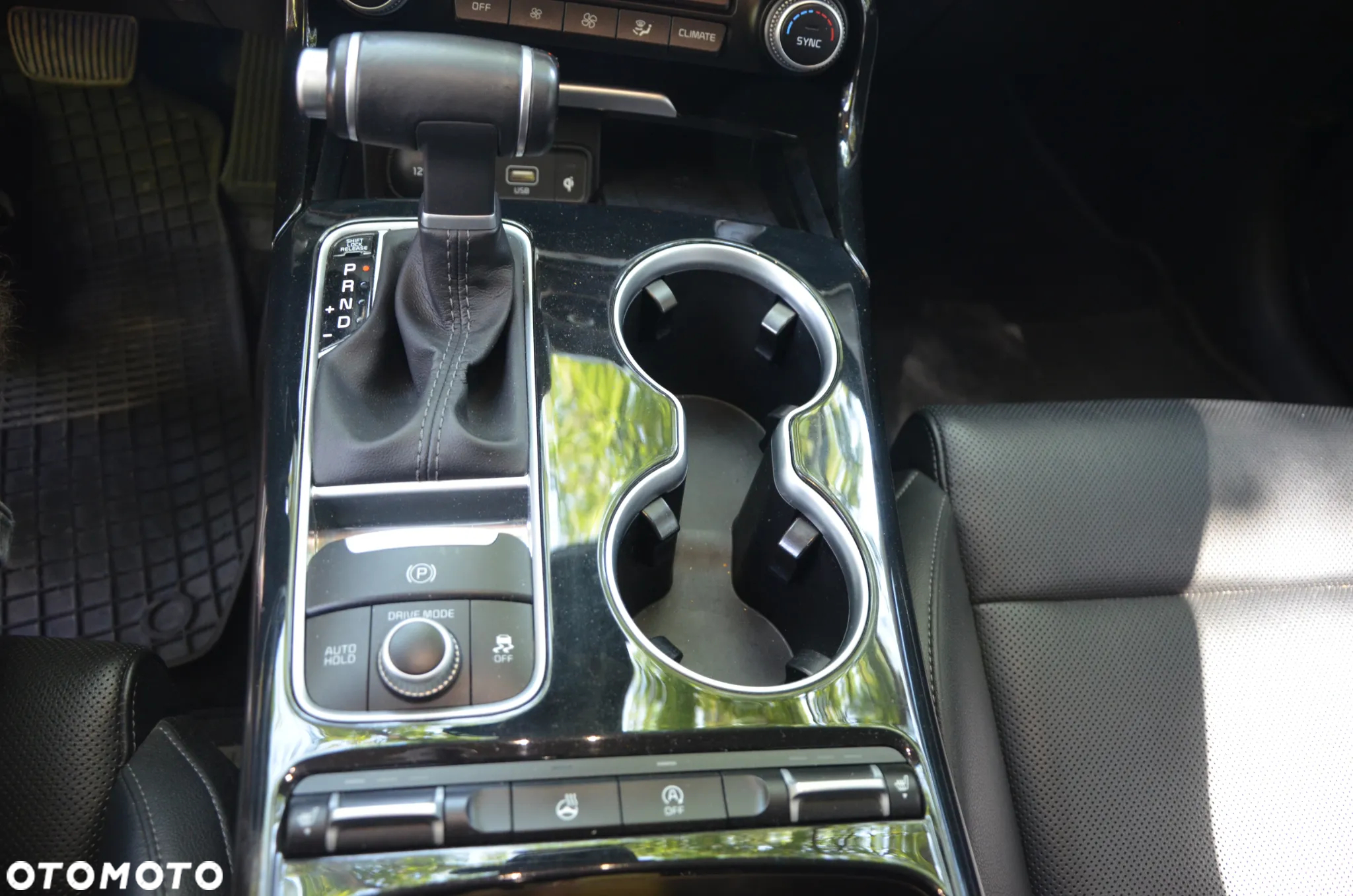 Kia Stinger 2.0 T-GDI GT Line - 28