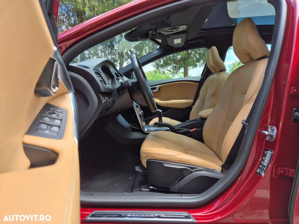 Volvo V40 T2 Inscription - 4