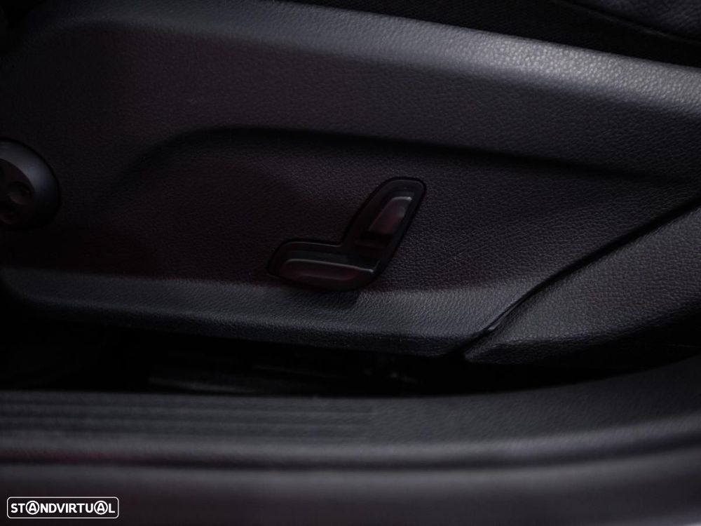 Mercedes-Benz C 220 — fotografia 16