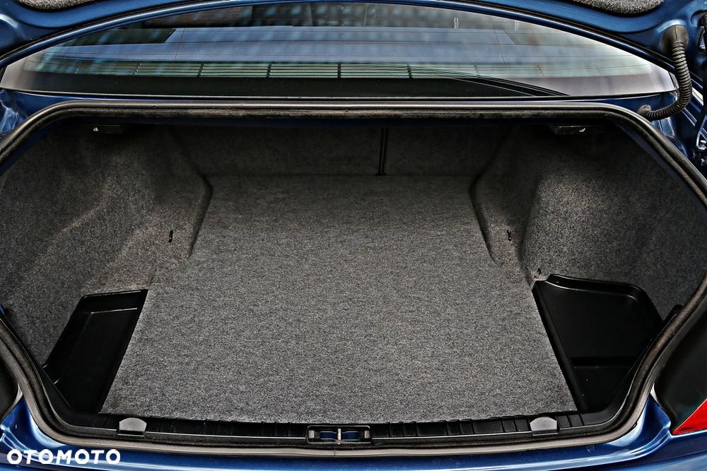 BMW Seria 3 - 38