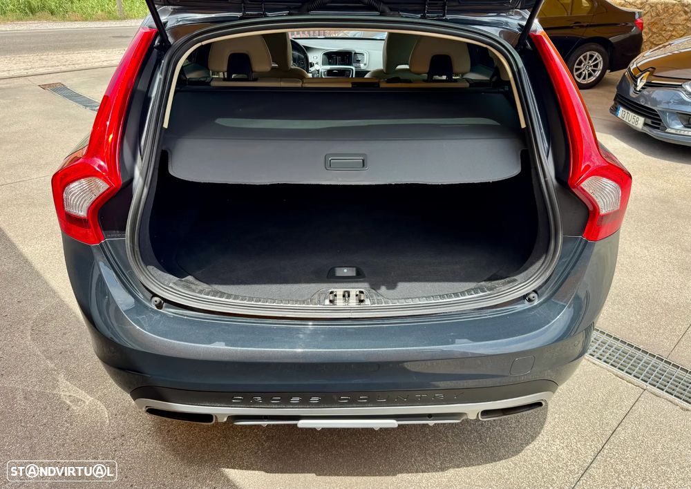Volvo V60 Cross Country D3 Summum - 13