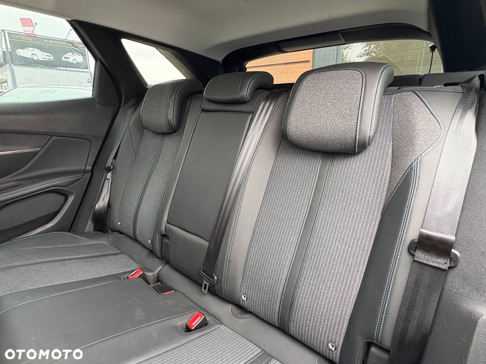 Peugeot 3008 1.5 BlueHDi Allure S&S EAT8 - 8