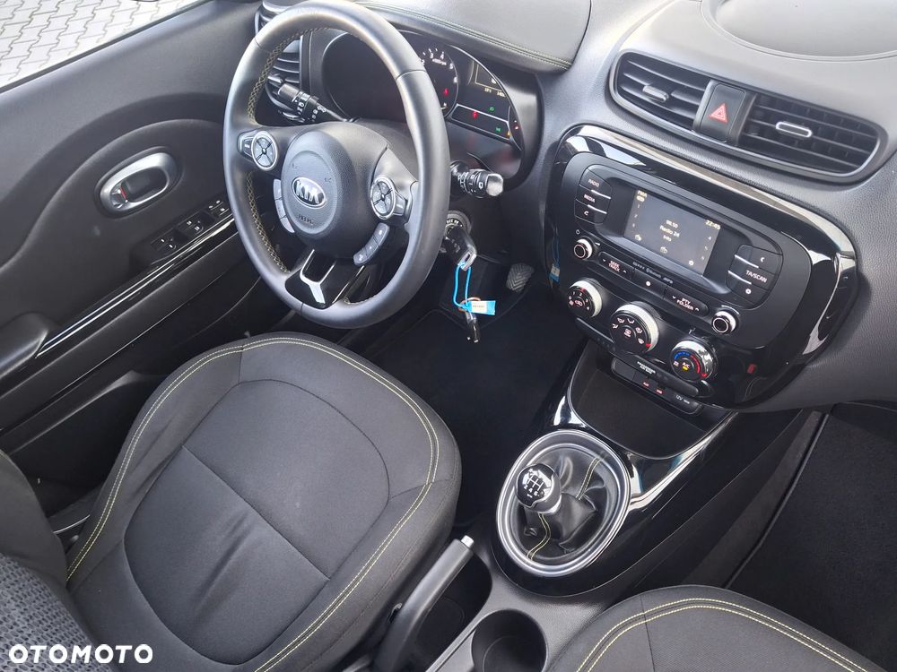 Kia Soul Diesel Dream Team Edition - 28