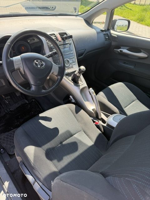 Toyota Auris 1.4 D-4D Luna - 7