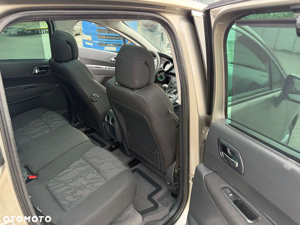 Peugeot 3008 HDi 115 Allure - 11