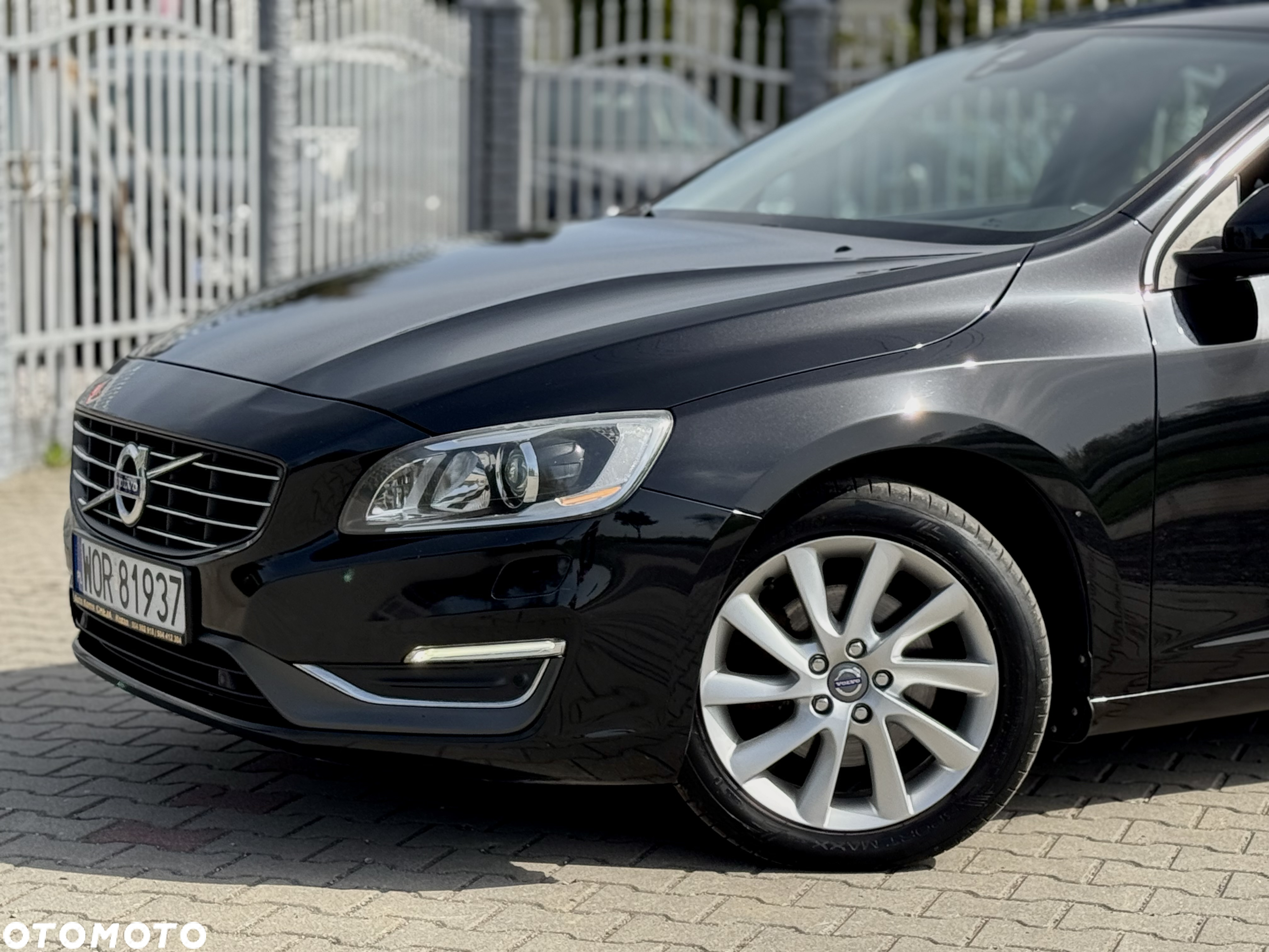 Volvo V60 D4 Drive-E Momentum - 24