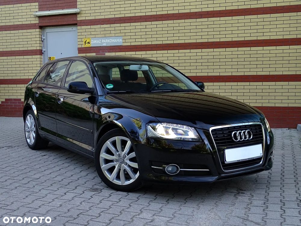 Audi A3 Sportback 1.2 TFSI S line Sportpaket - 2
