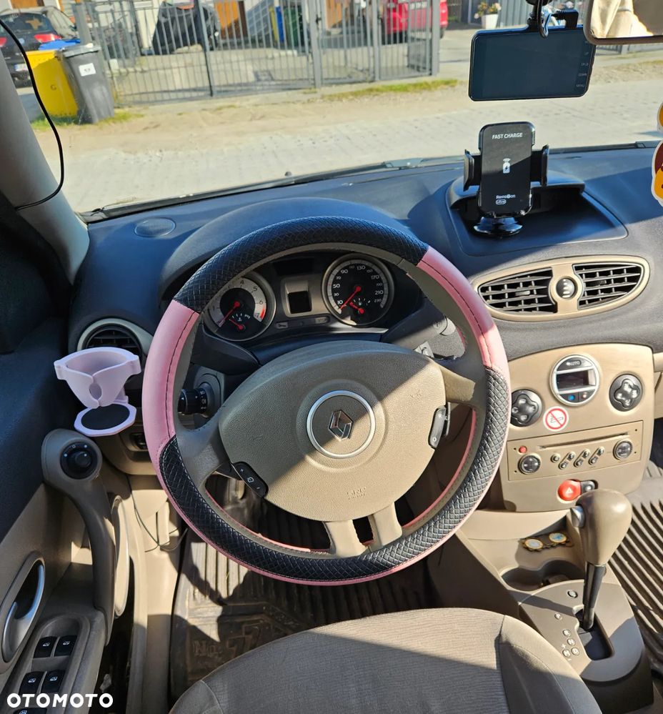Renault Clio - 22