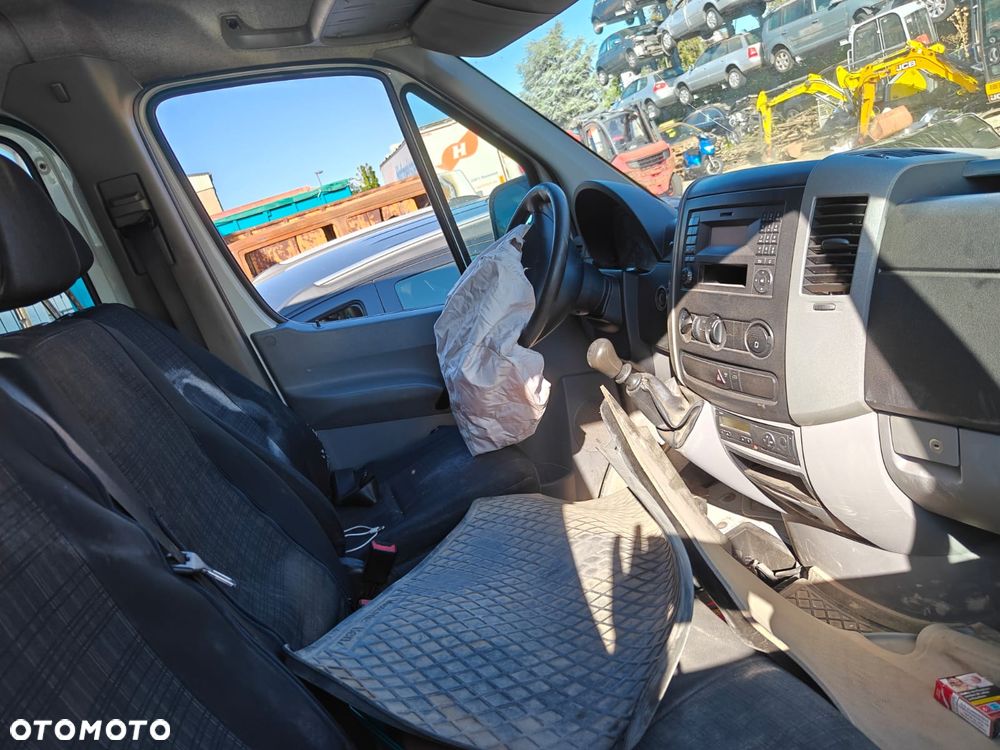 Mercedes-Benz Sprinter - 20