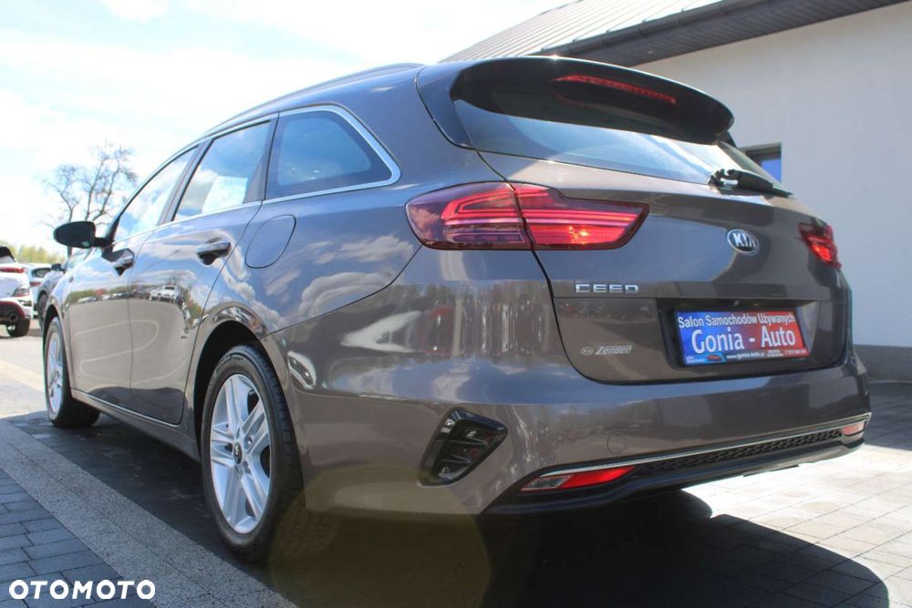 Kia Ceed - 12