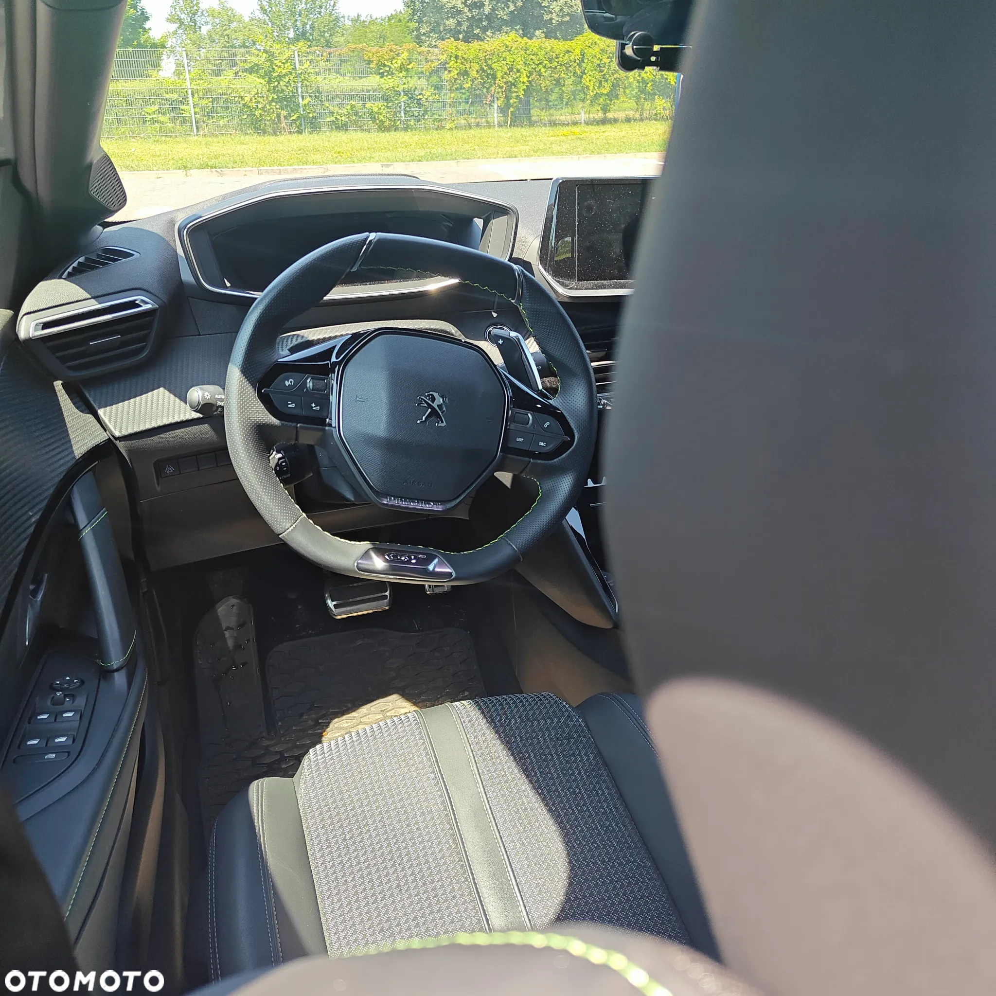 Peugeot 208 1.2 PureTech Active S&S EAT8 - 8