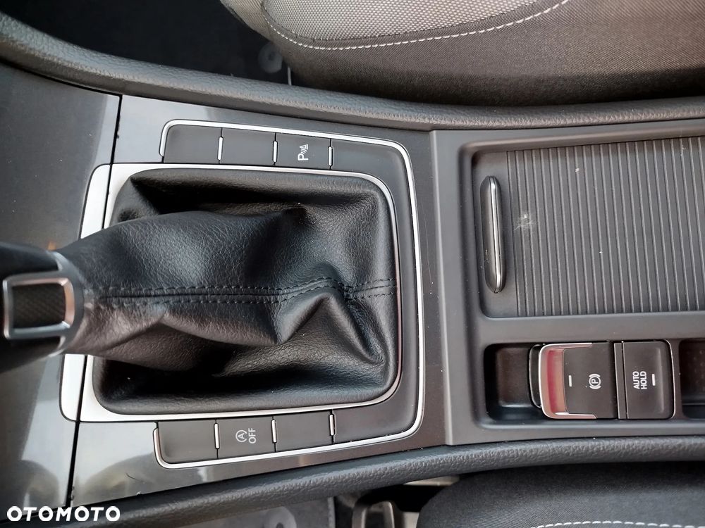 Volkswagen Golf 1.6 TDI (BlueMotion Technology) Comfortline - 31