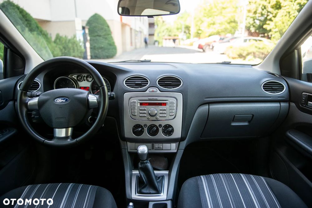 Ford Focus 1.6 16V Style - 28