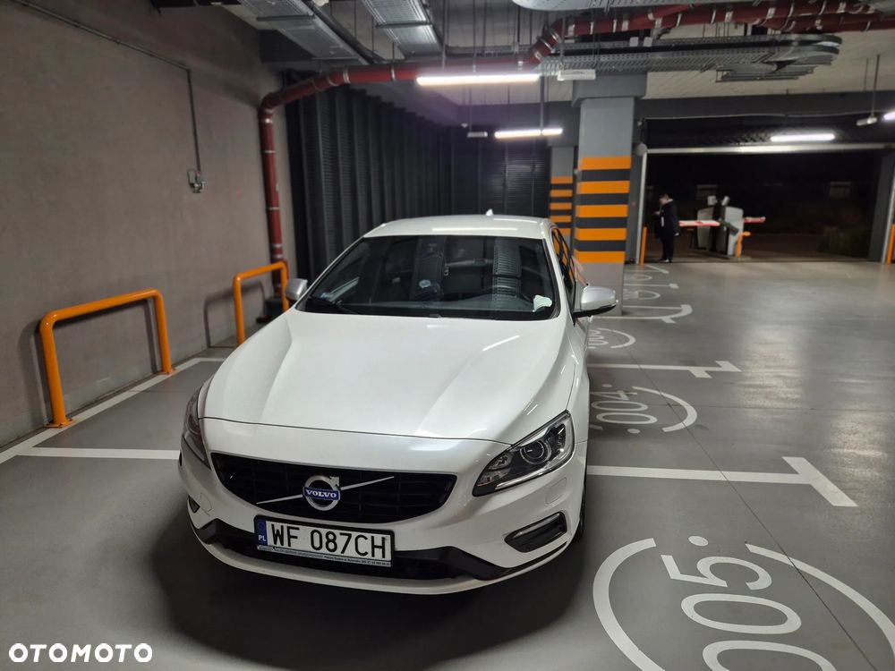 Volvo V60 D4 Drive-E R-Design Momentum - 9