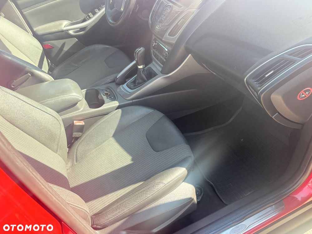 Ford Focus 1.0 EcoBoost Titanium - 9