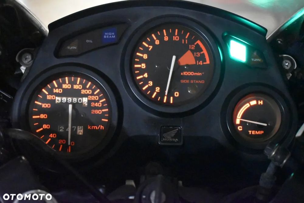 Honda CBR - 37