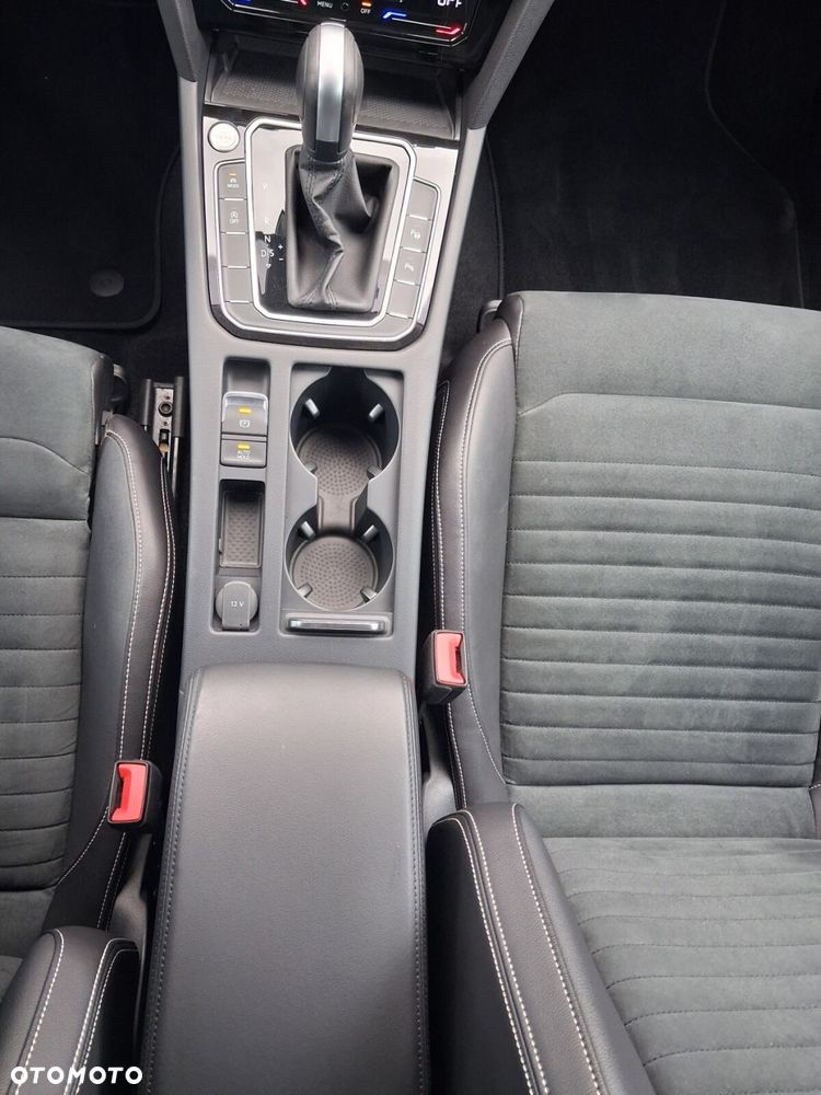 Volkswagen Passat - 29