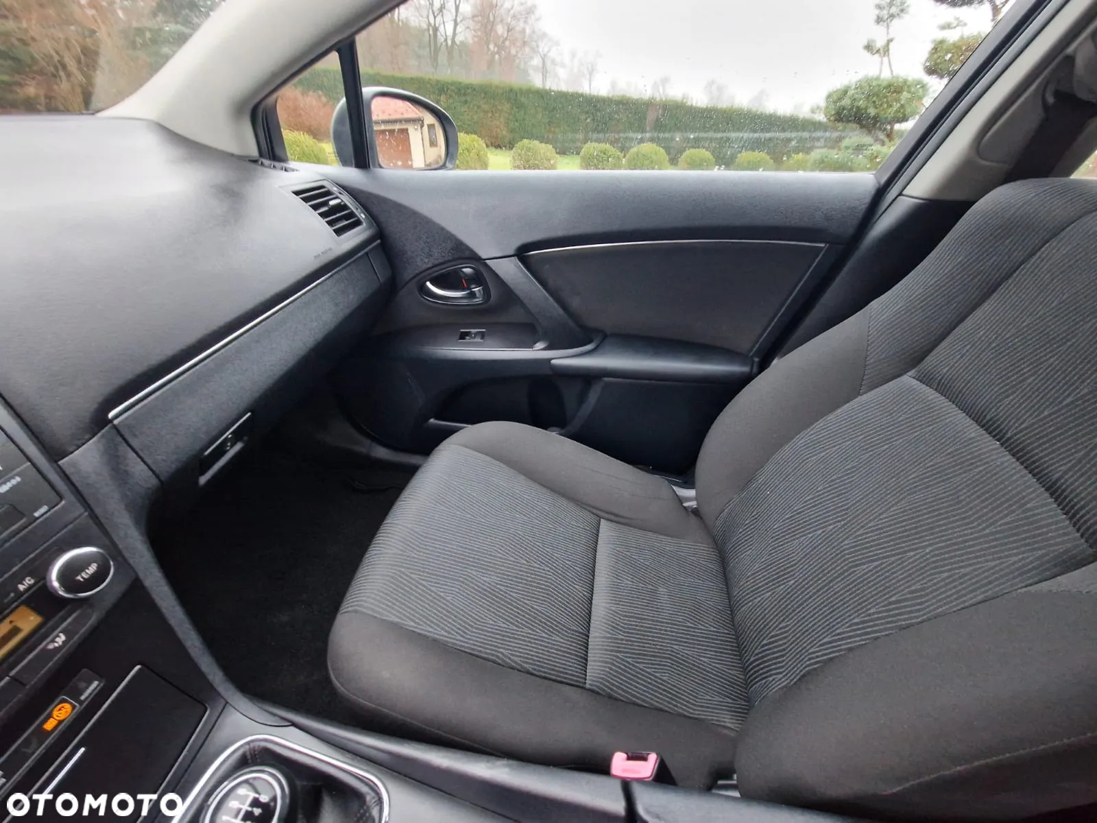 Toyota Avensis - 7