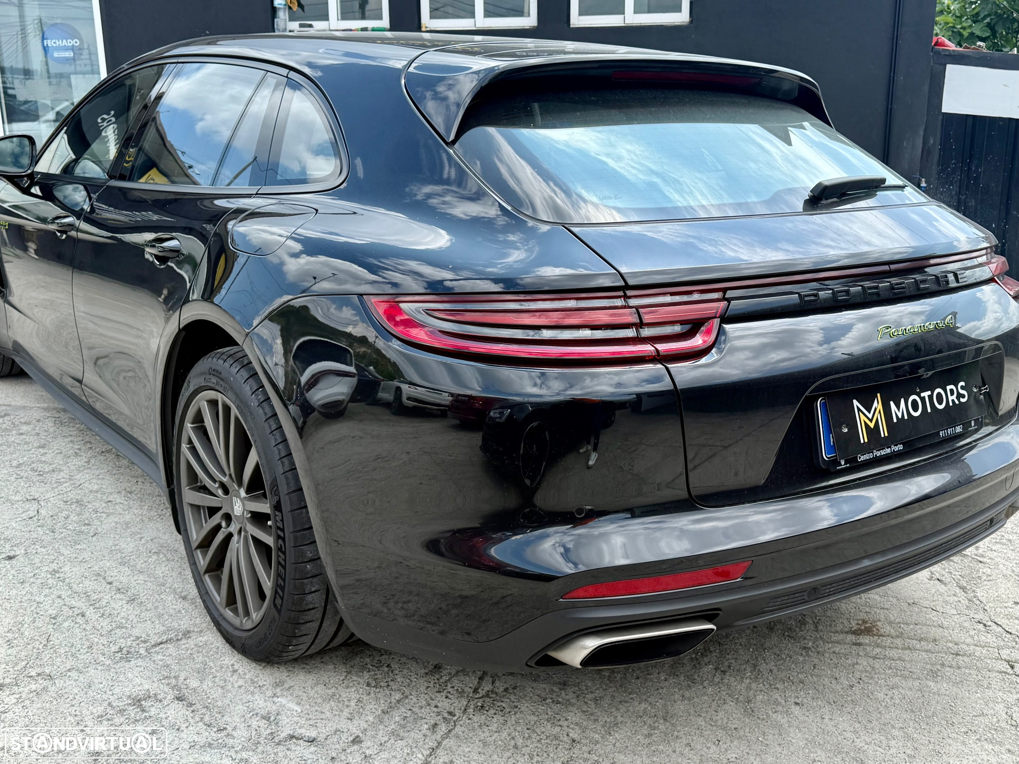 Porsche Panamera Sport Turismo 4 E-Hybrid 10 Years Edition - 3
