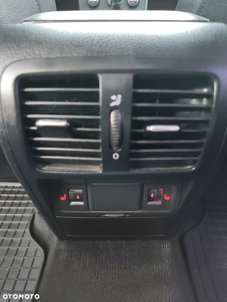 Volkswagen Passat 2.0 TDI Highline - 11
