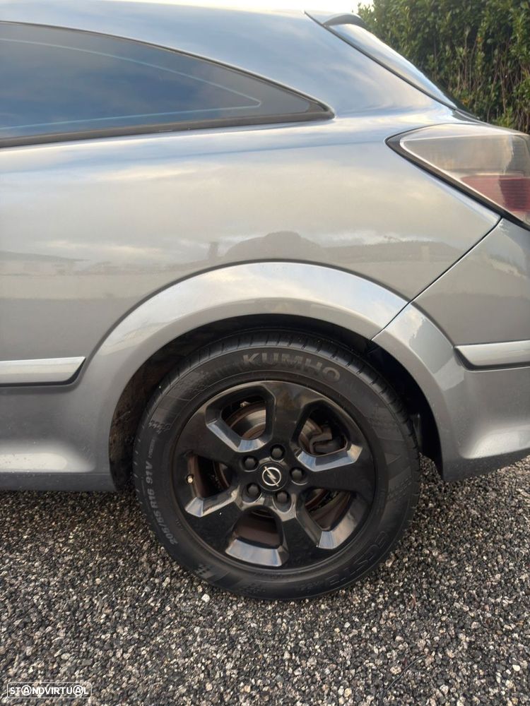 Opel Astra GTC 1.3 CDTi - 11