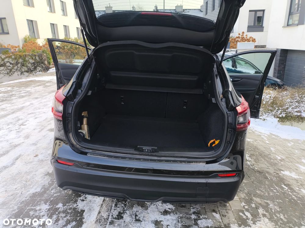 Nissan Qashqai 1.3 DIG-T N-Connecta EU6d - 16