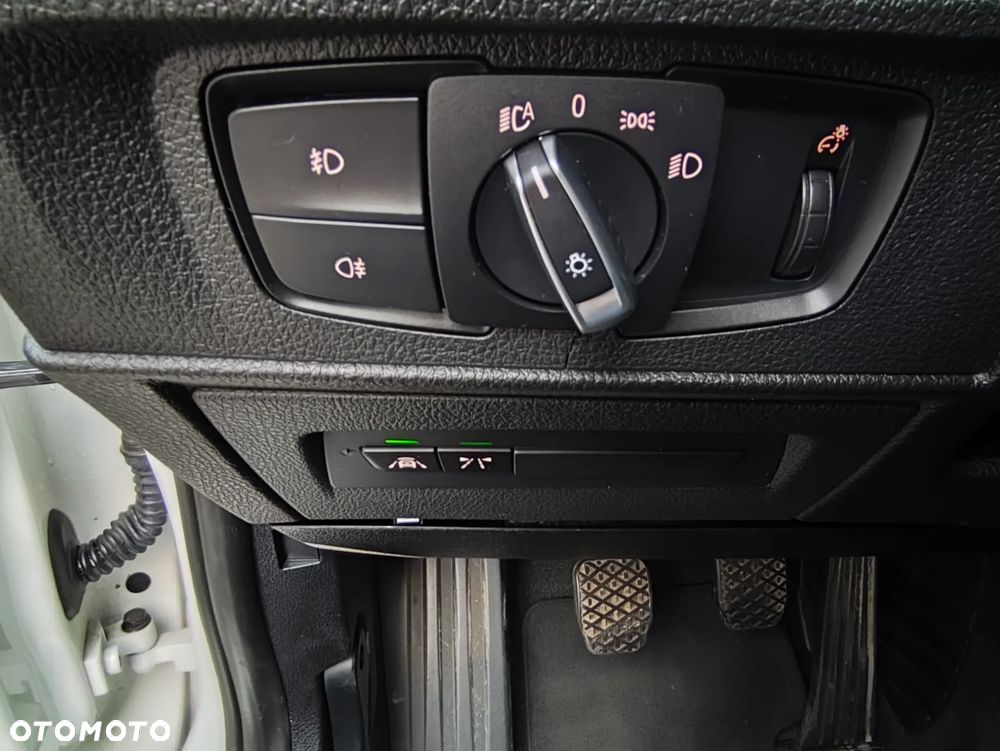 BMW Seria 1 118d xDrive Edition Metropolitan - 12