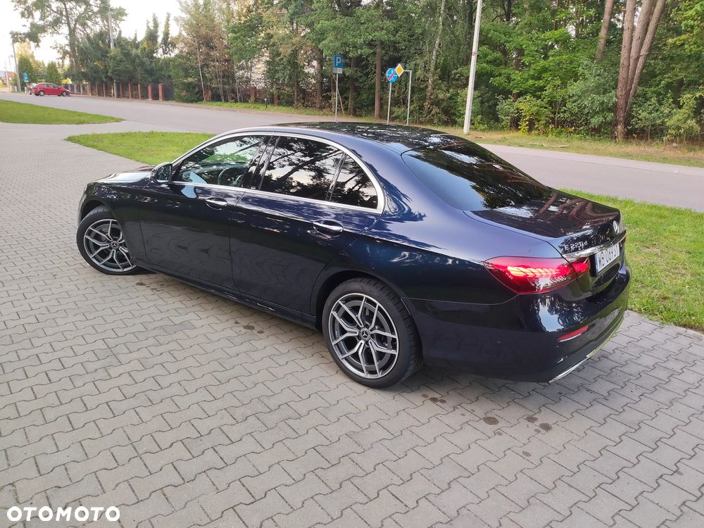 Mercedes-Benz Klasa E 220 d 4-Matic AMG/Avantgarde - 3